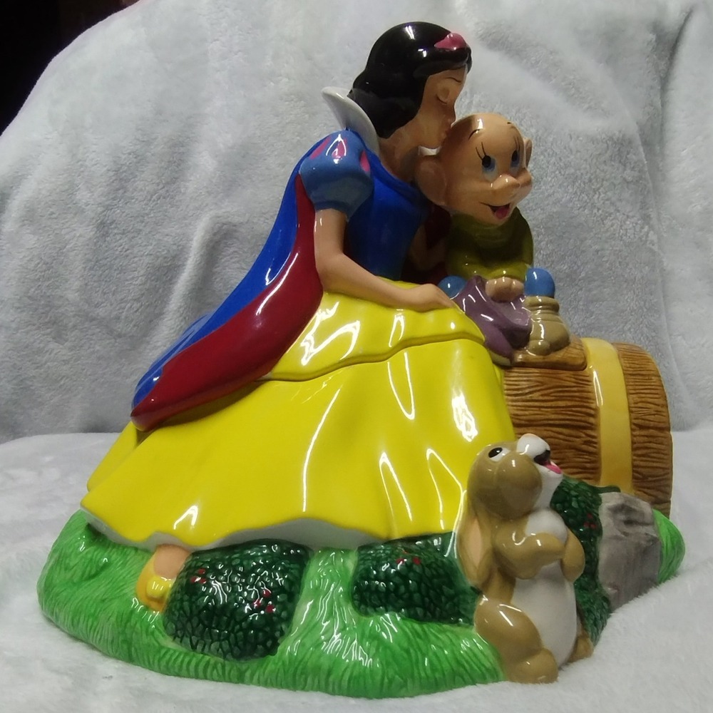 Disney Snow White and Dopey Treasure Craft Ceramic Cookie Jar Hand Painted